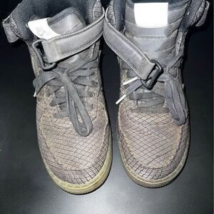 Nike Air Force 1 Mid '07 LV8 Black size 9.5